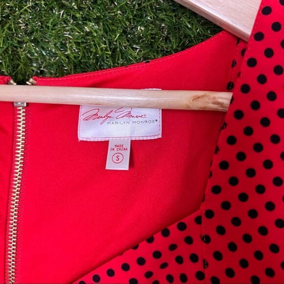 Marilyn Monroe Polka Dot Fit Flare Dress - Picture 5 of 5